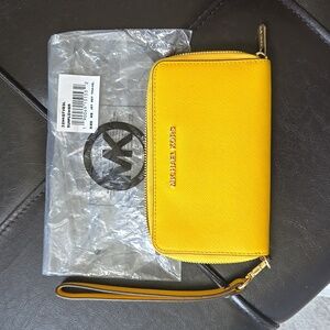 Michael Kors Jet Set Travel Wristlet